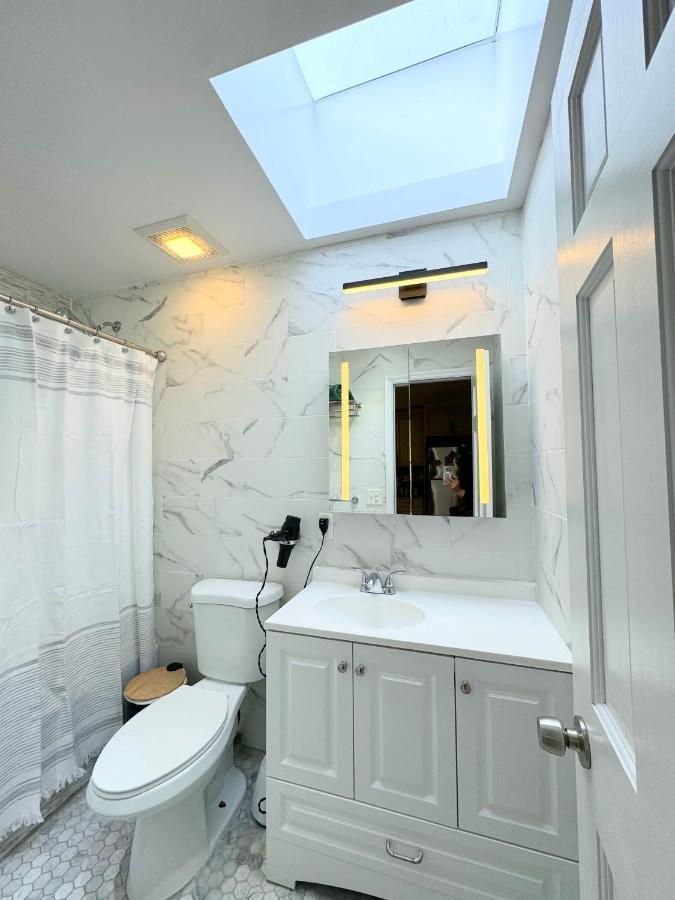 The Waltham Private Room & Bathroom John F Kennedy Jfk Lga Airport Manhattan Penn Station Bullet-Train 15 Min New York Exterior photo